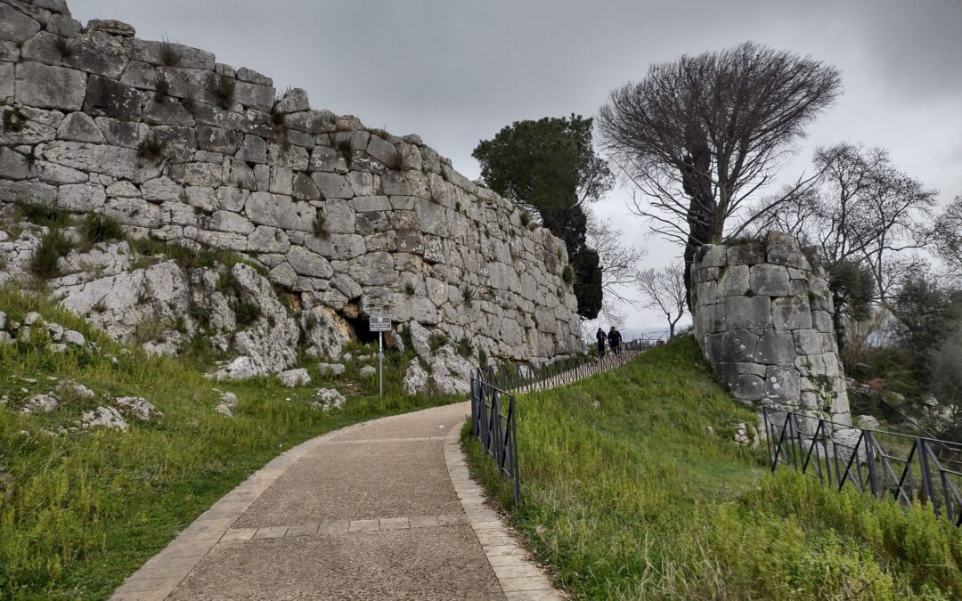 Park archeologiczny w pobliżu Rzymu – starożytne miasto Norba
